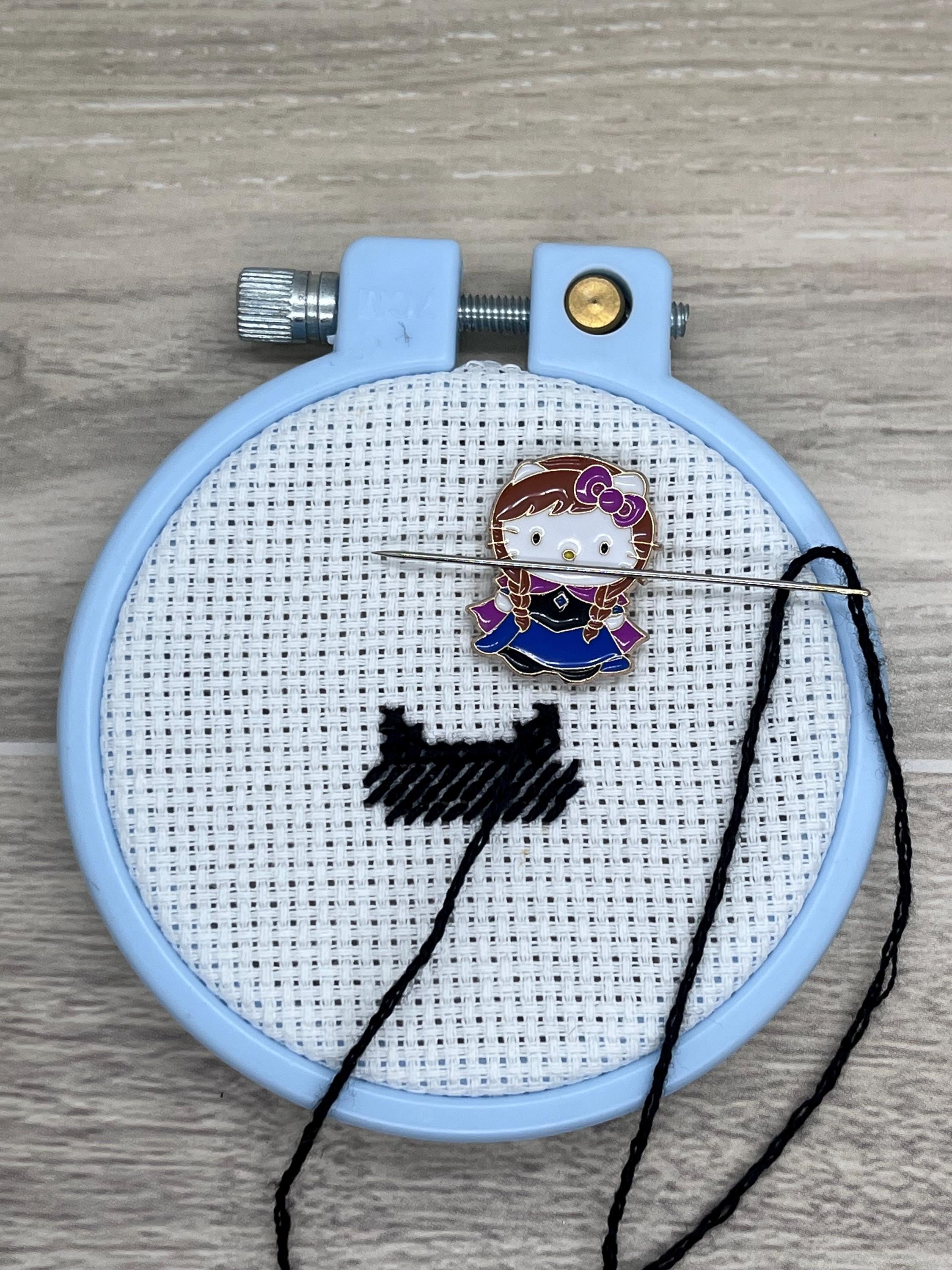 Hello Kitty Princess Needle Minder