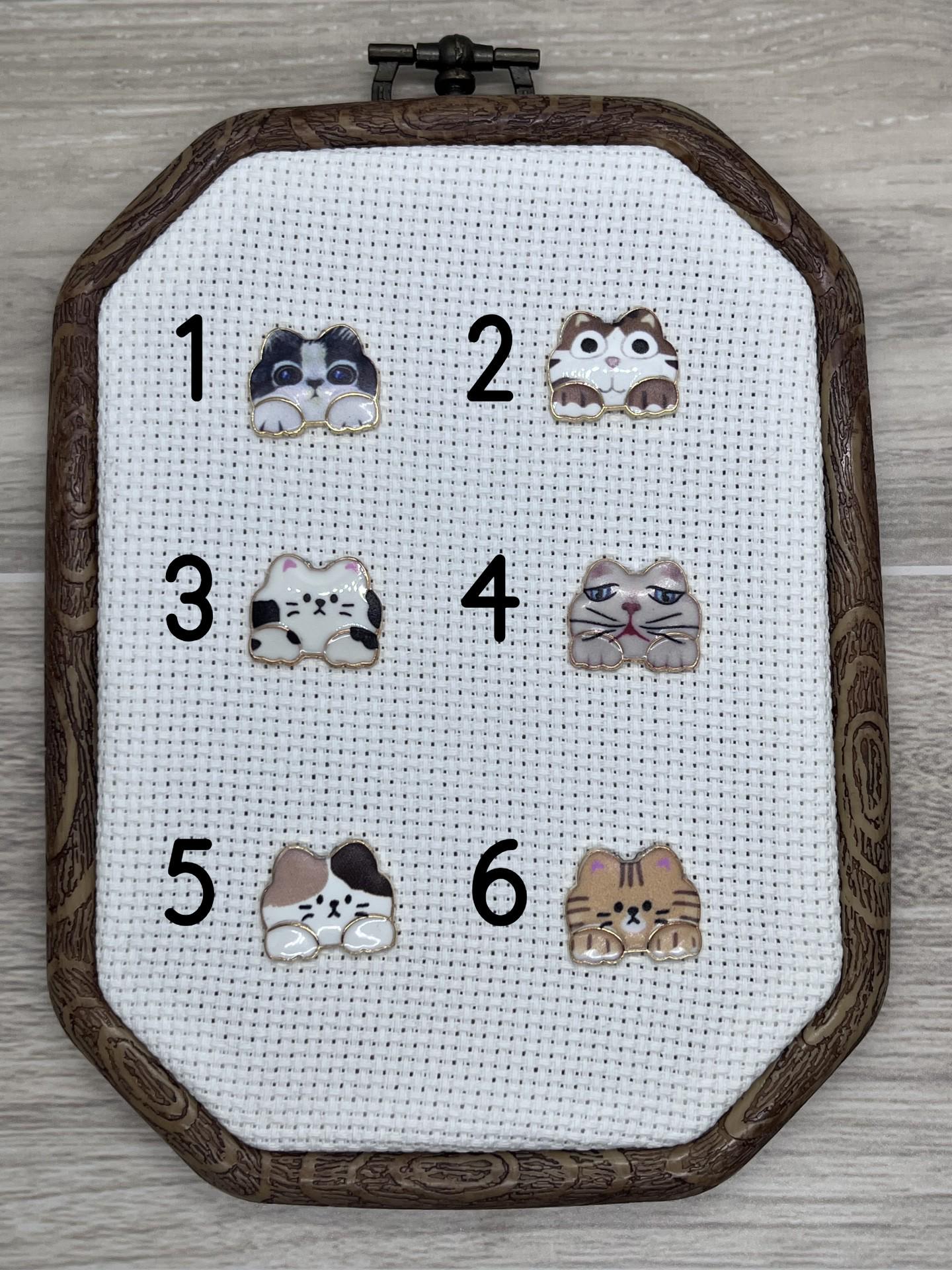 Cat Heads Needle Minders