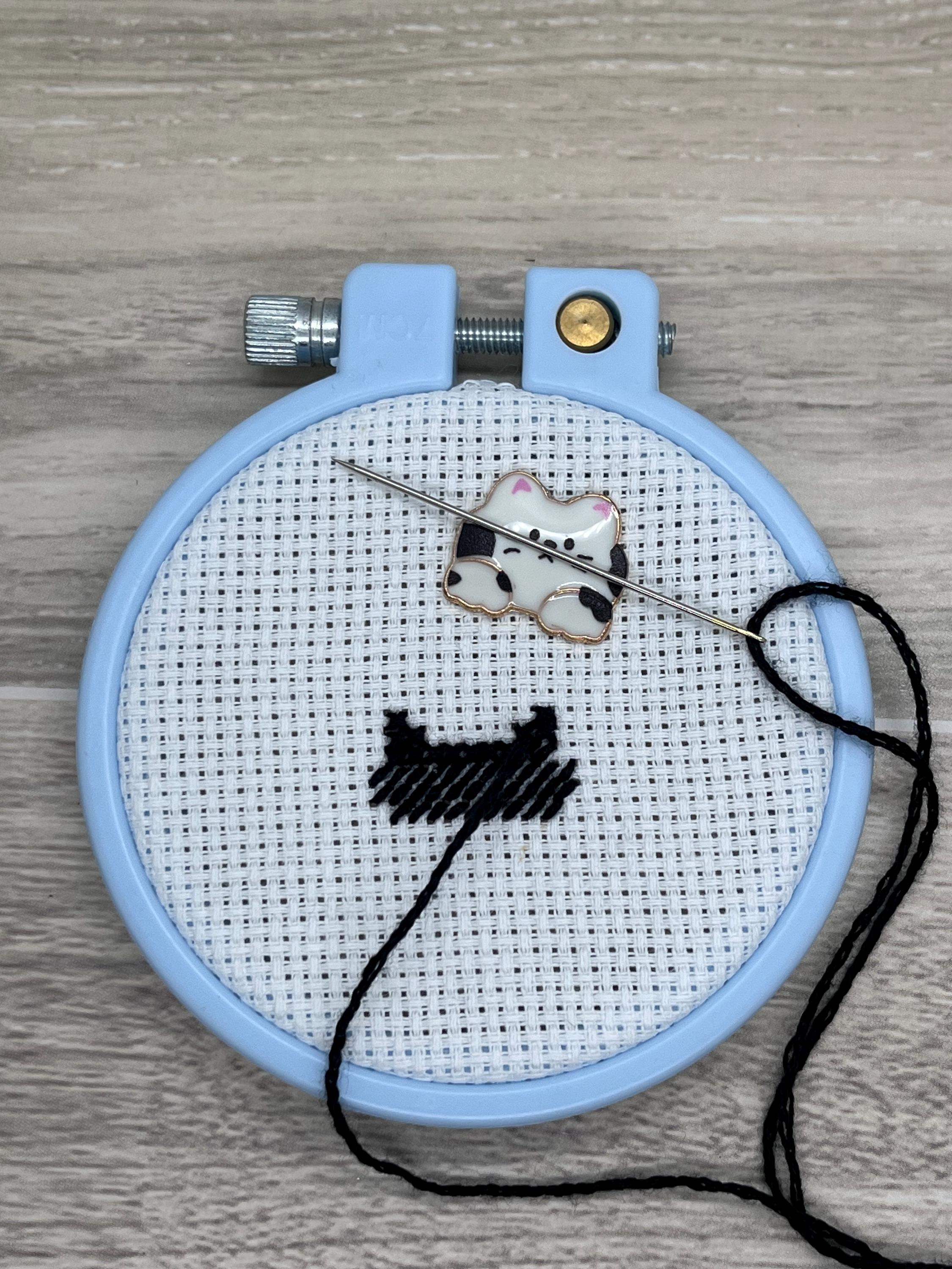 Cat Heads Needle Minders