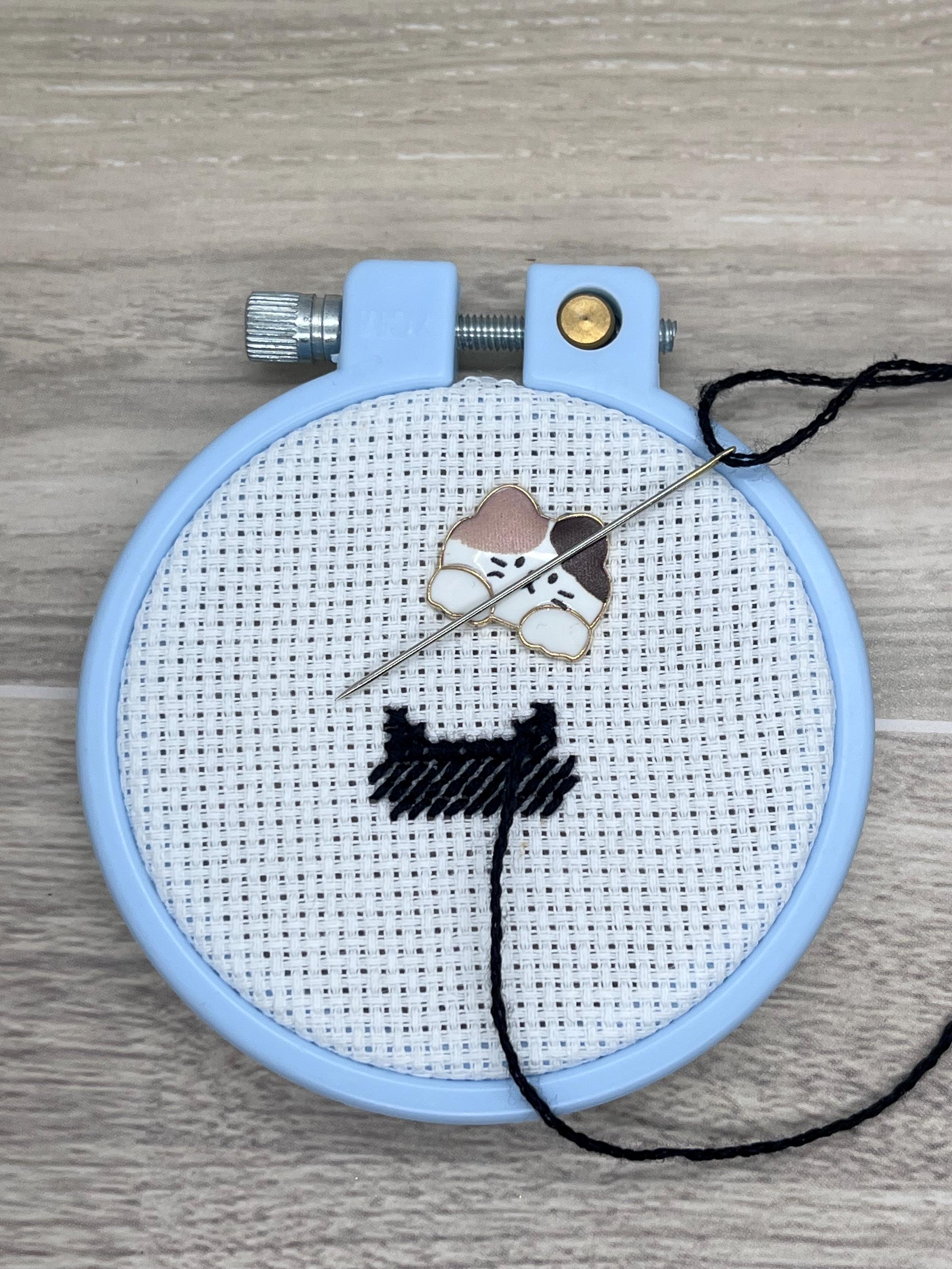 Cat Heads Needle Minders