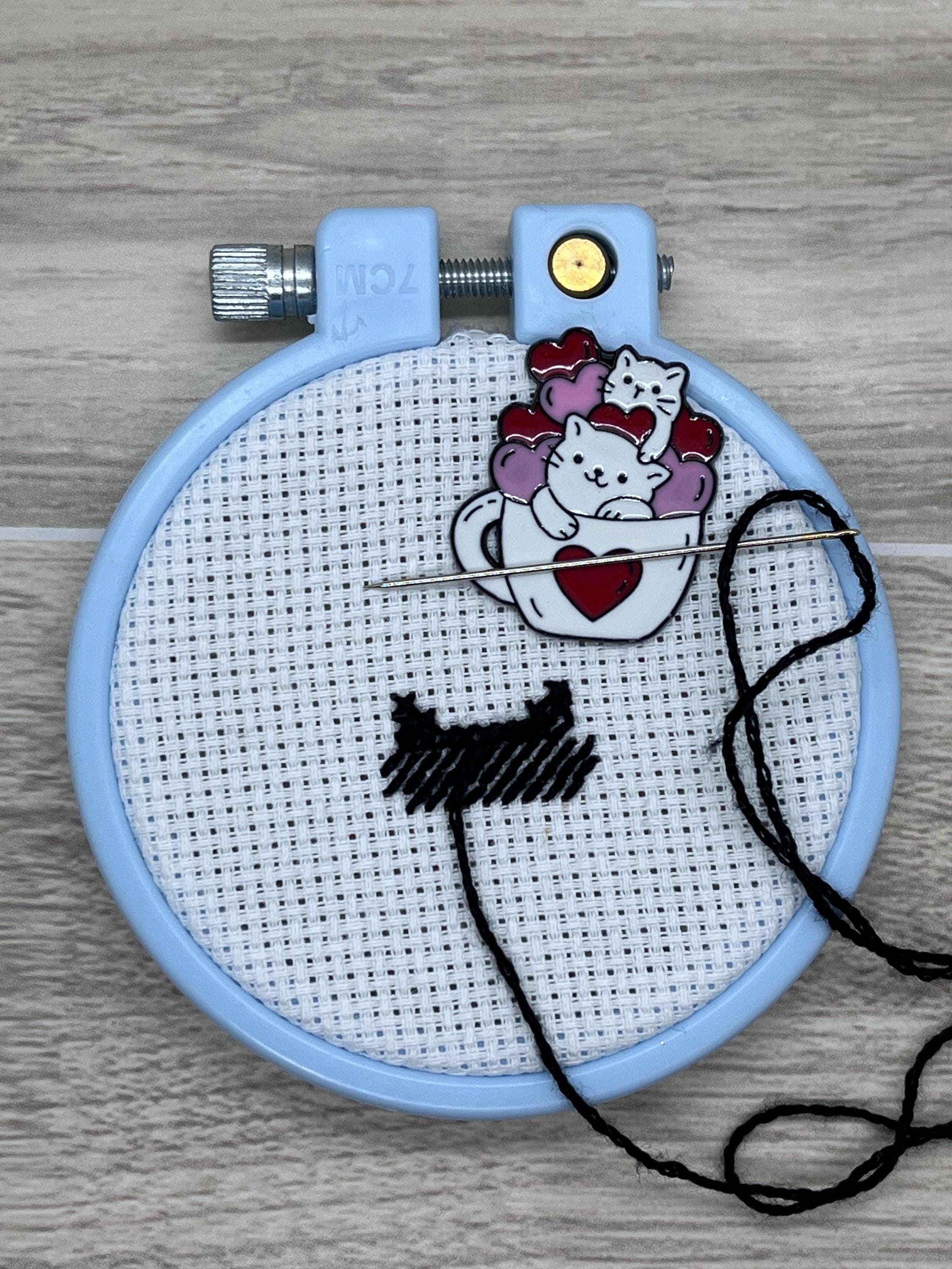 Cats with Hearts Needle Minders