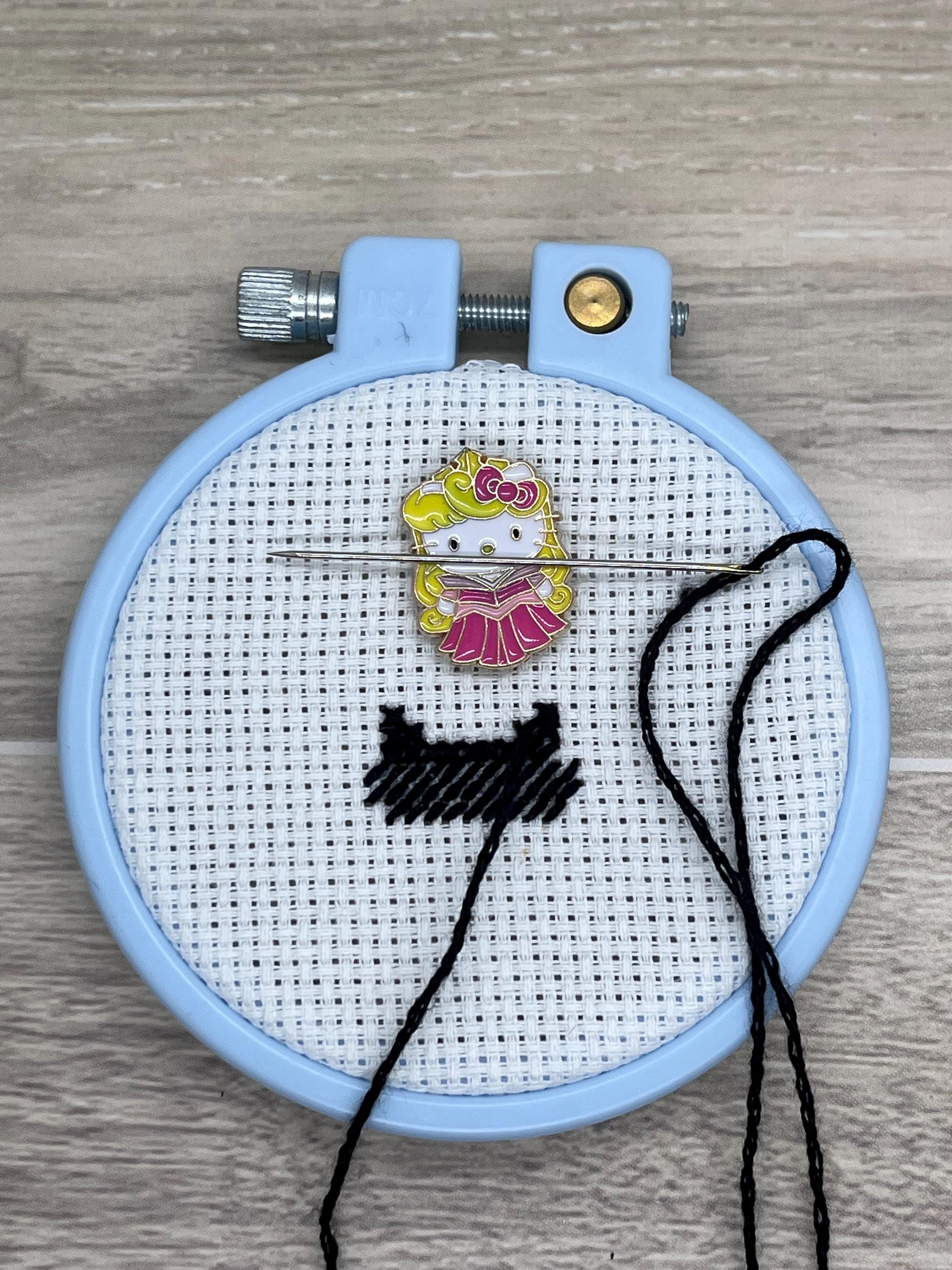 Hello Kitty Princess Needle Minder