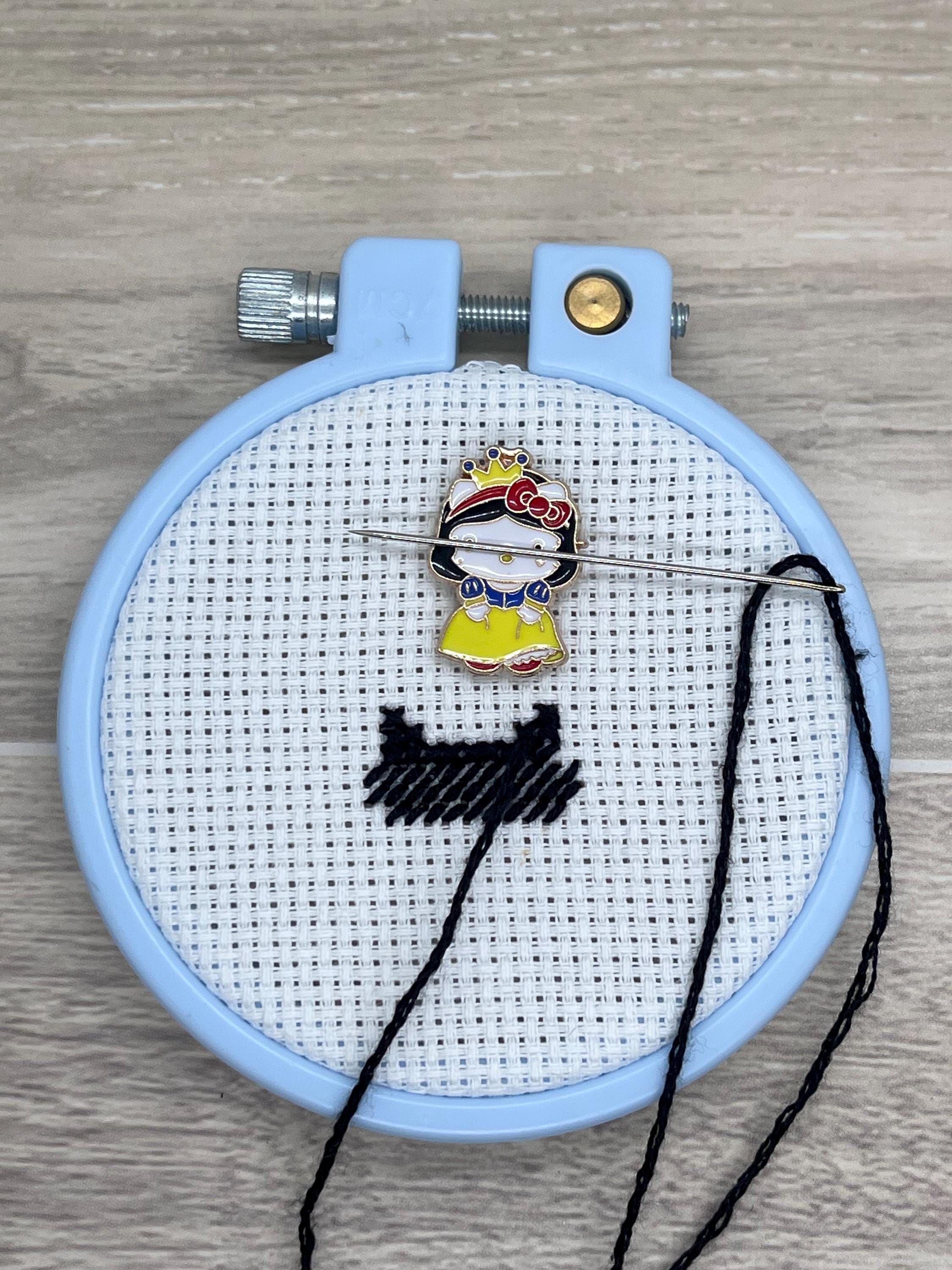 Hello Kitty Princess Needle Minder