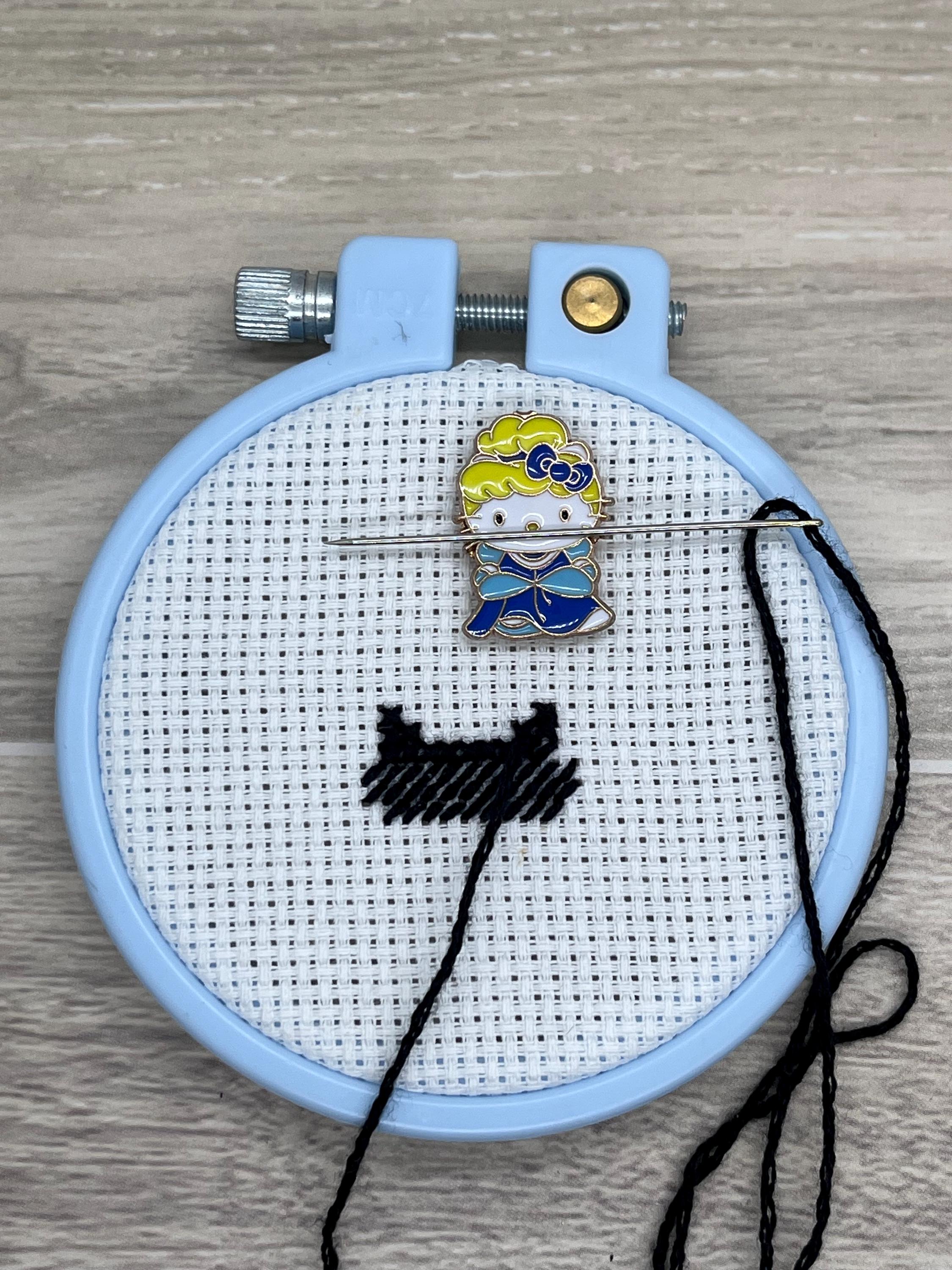 Hello Kitty Princess Needle Minder
