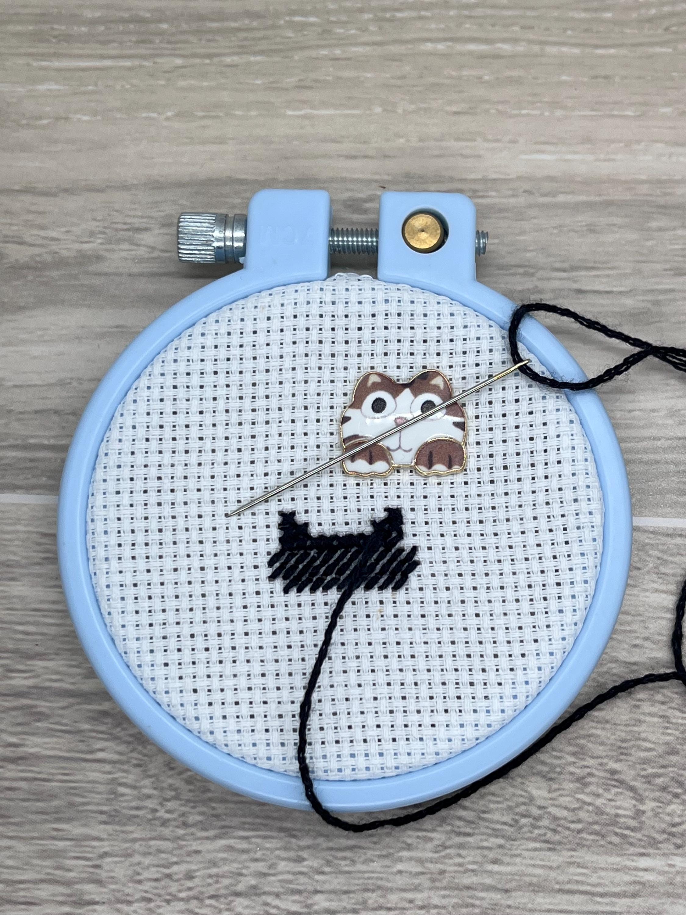 Cat Heads Needle Minders