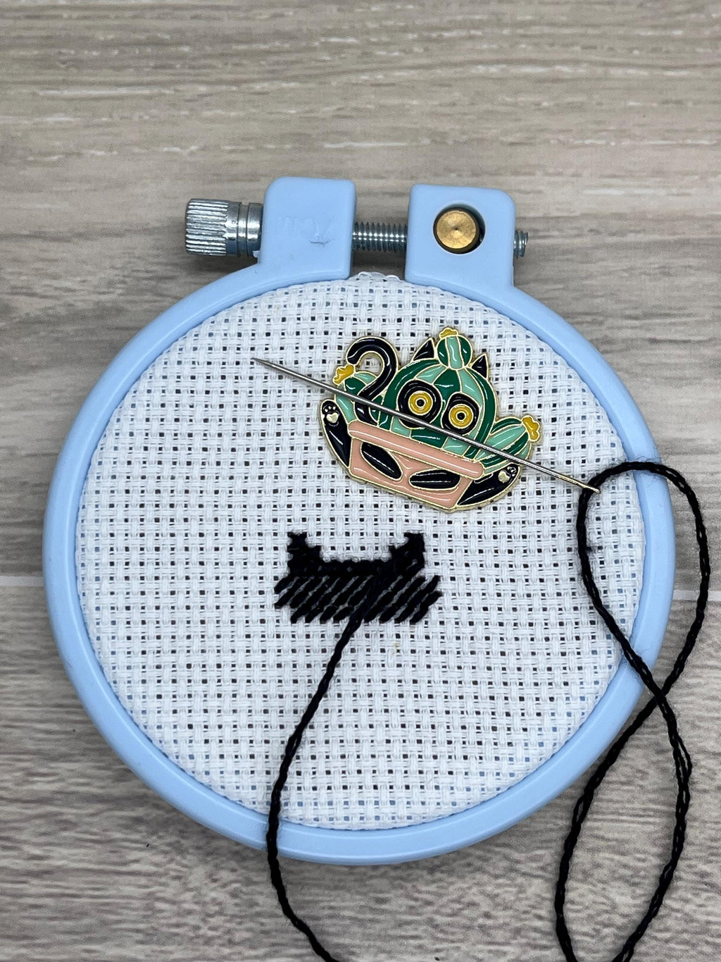 Flower Cat Needle Minders