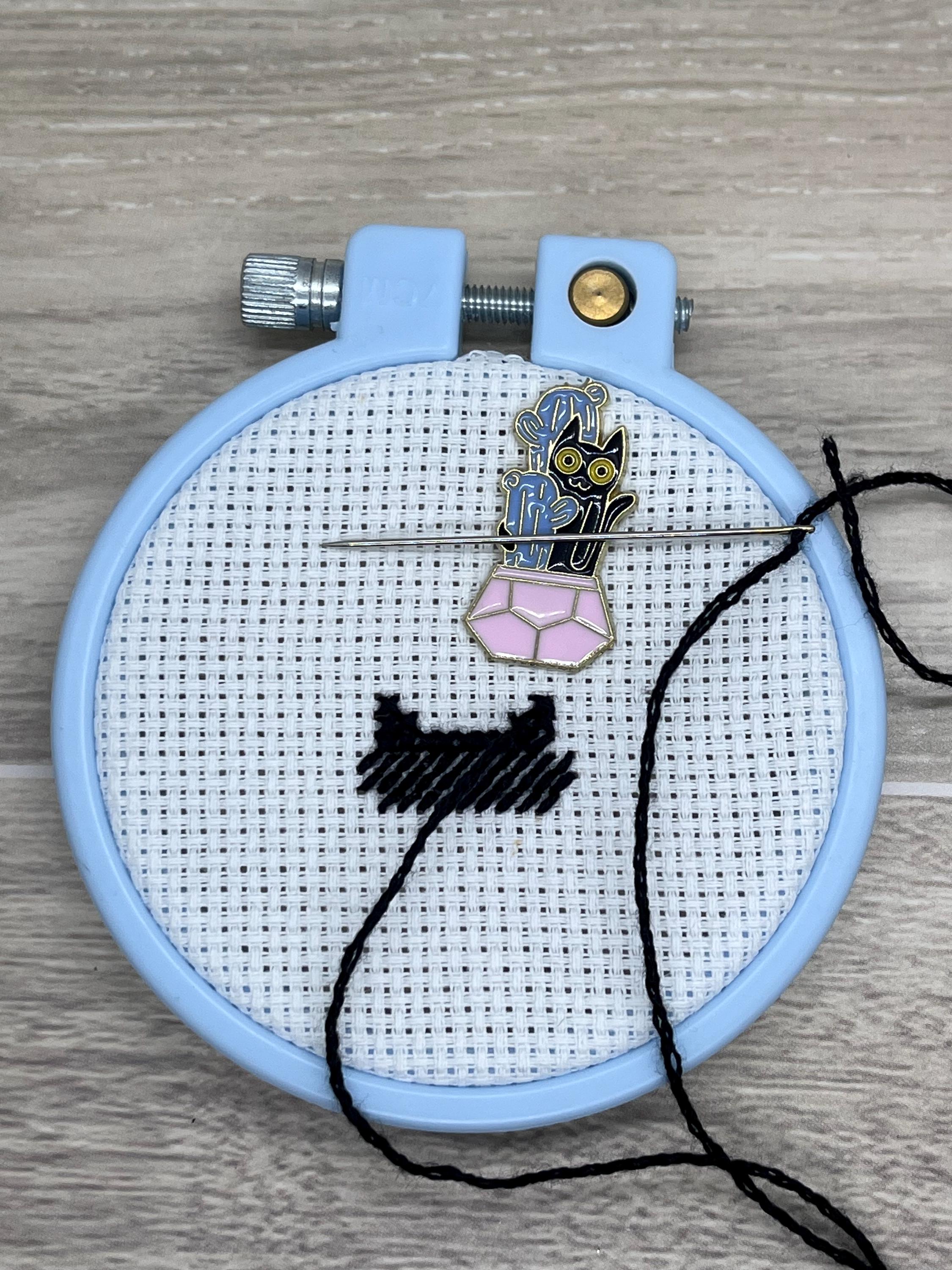 Flower Cat Needle Minders