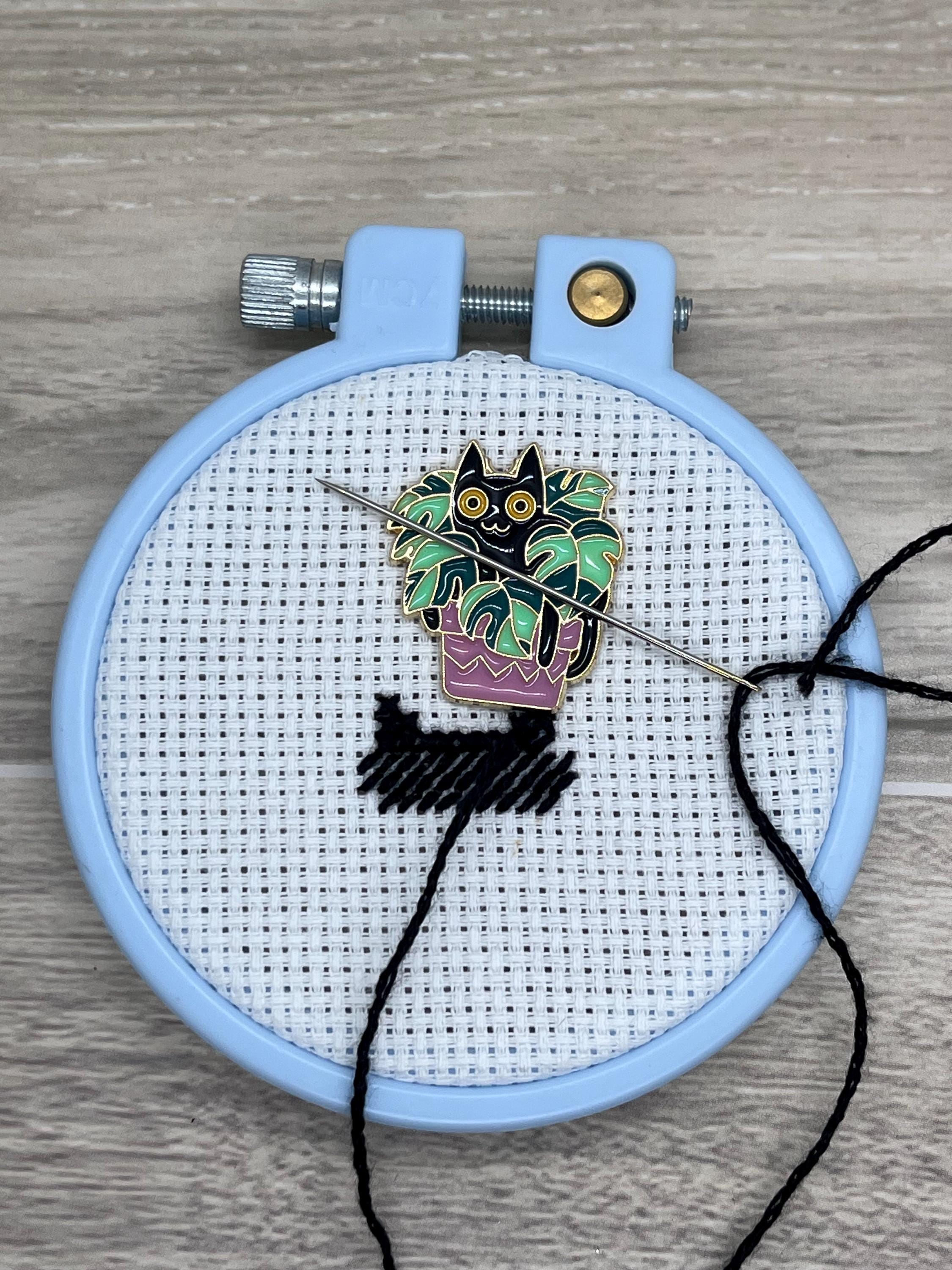 Flower Cat Needle Minders