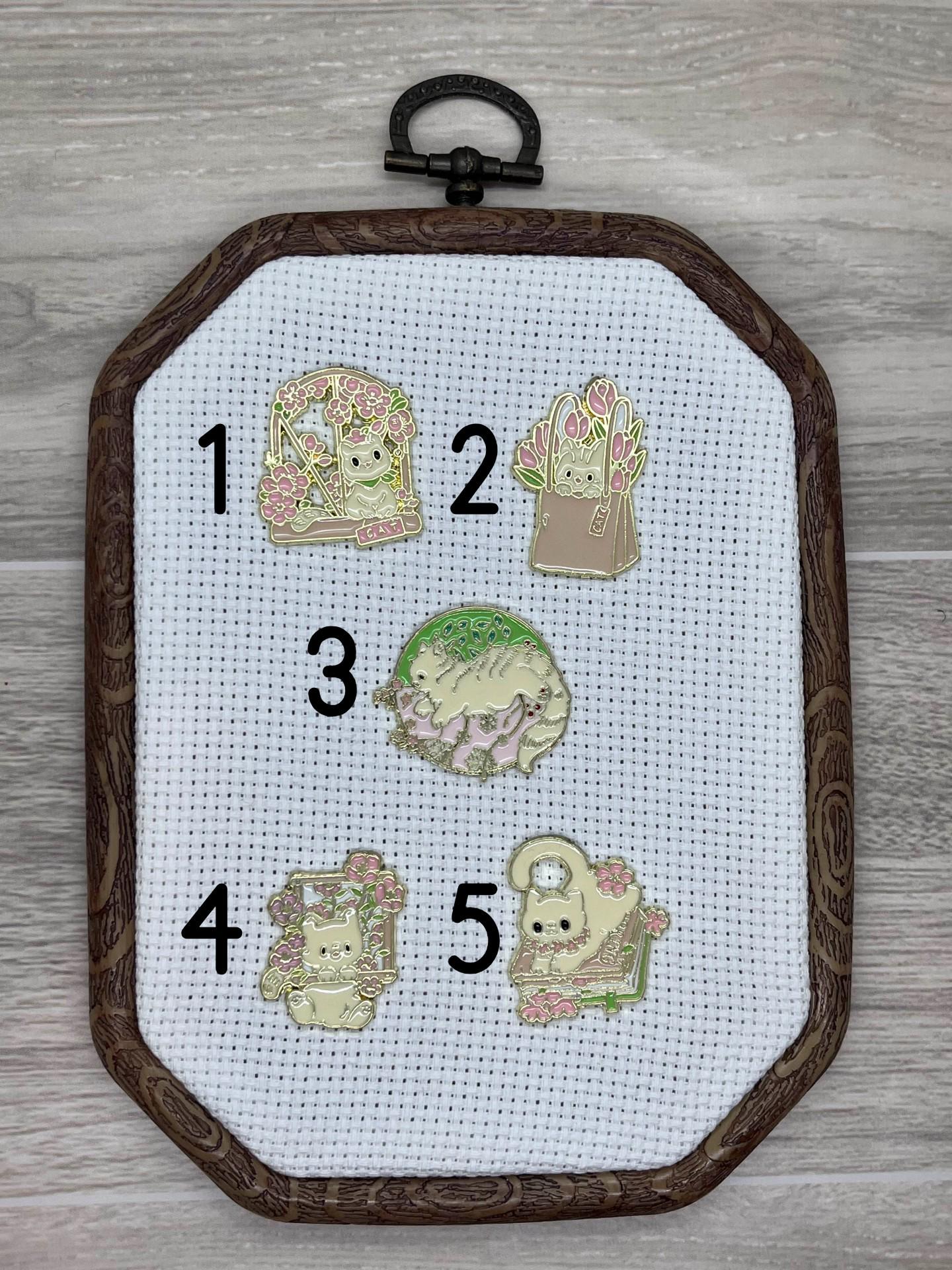 Yellow Cats and Pink Flowers Needle Minders