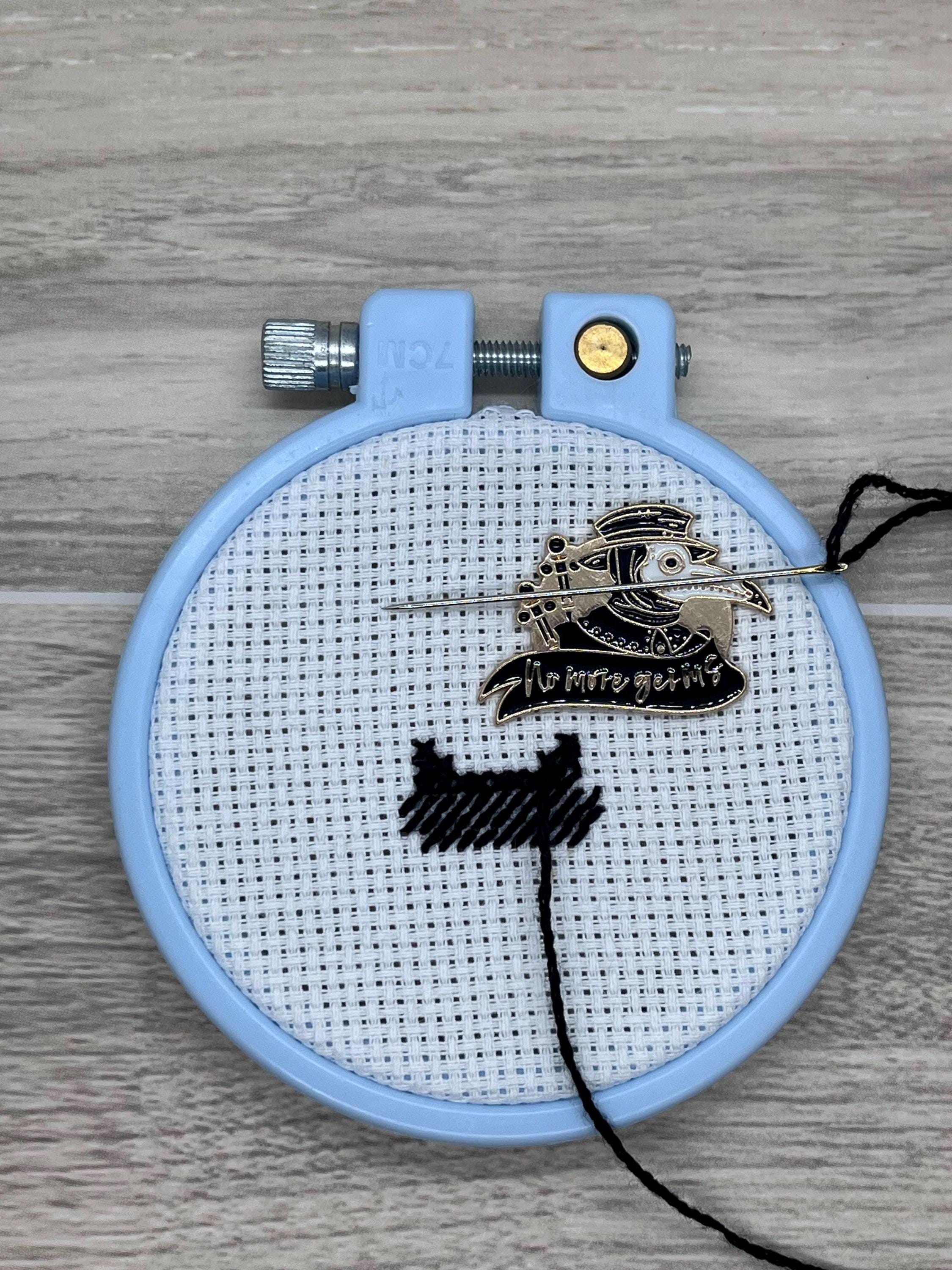 Gothic Needle Minder