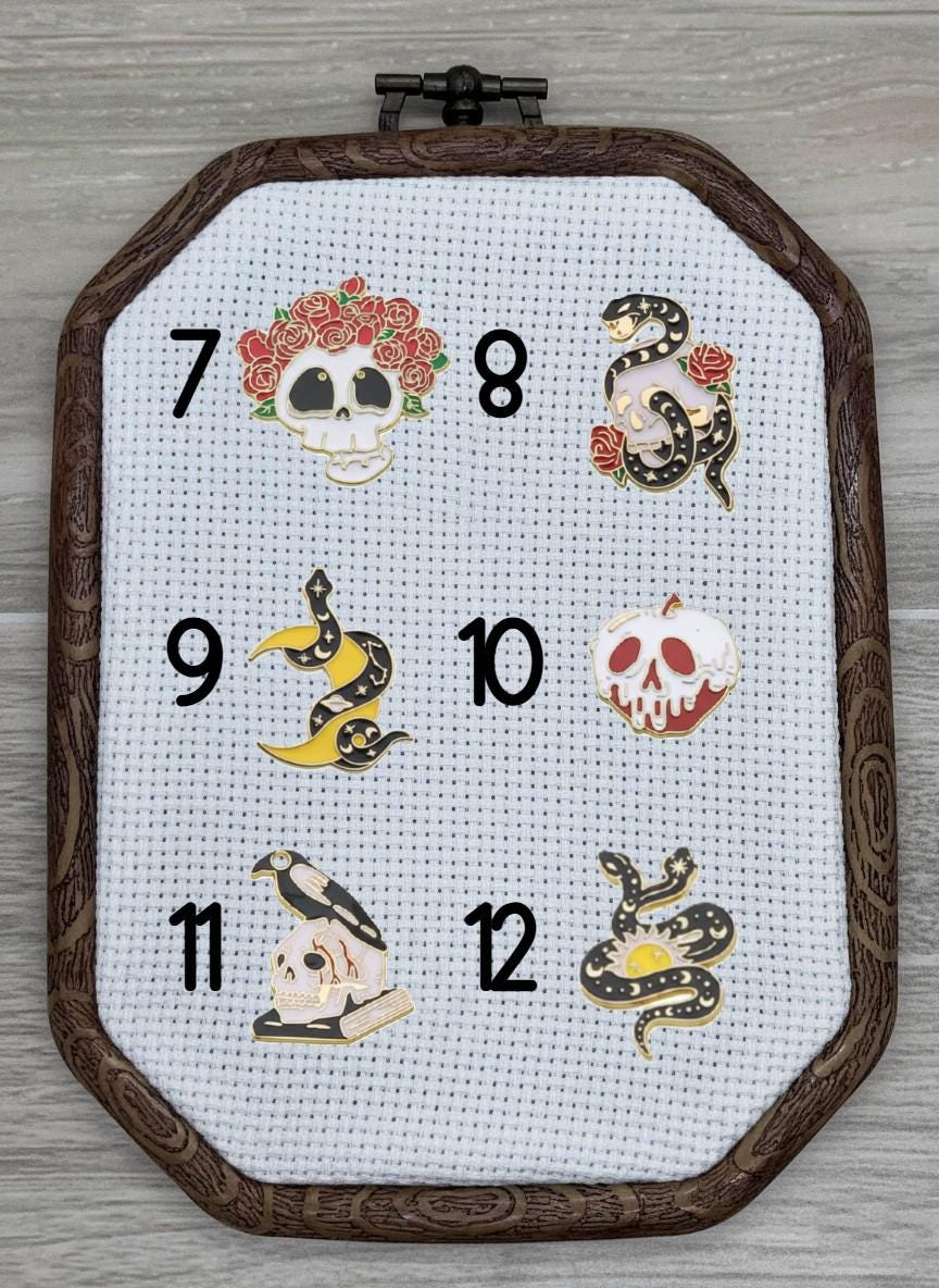 Skulls and Snakes Needle Minder