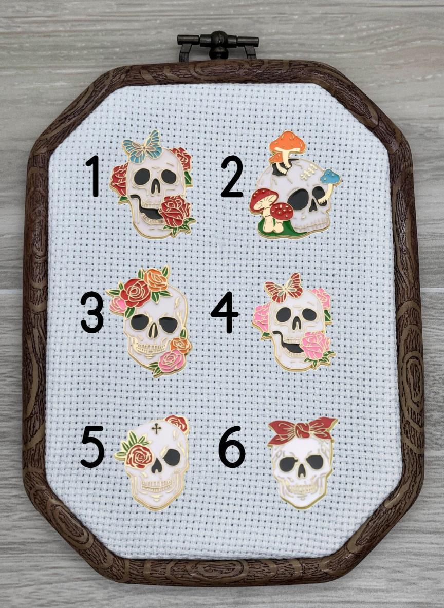Skulls and Snakes Needle Minder